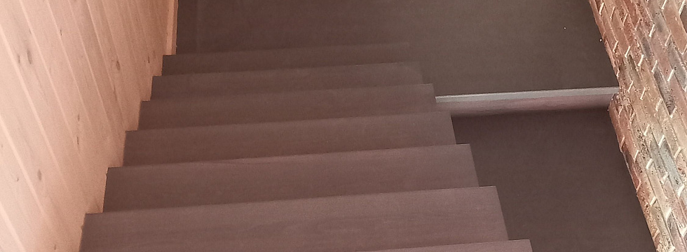 Подступенок из цельноламельного бука для лестницы 890х160х18