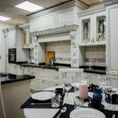Кухня из шпона дуба в классическом стиле "Виктория Белая 3"
