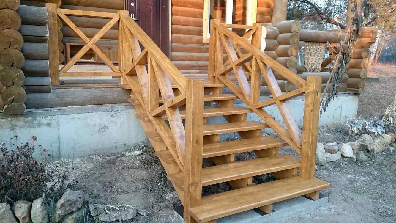 Деревянные лестницы или готовые ступени на крыльцо? Все познается в сравнении