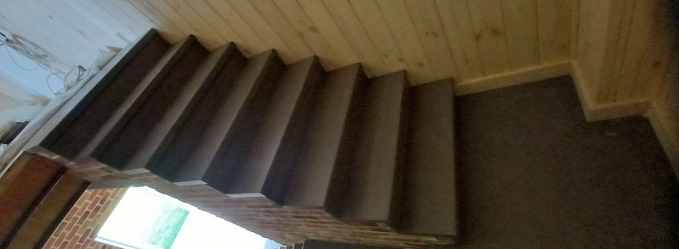 Подступенок из цельноламельного бука для лестницы 880х160х18